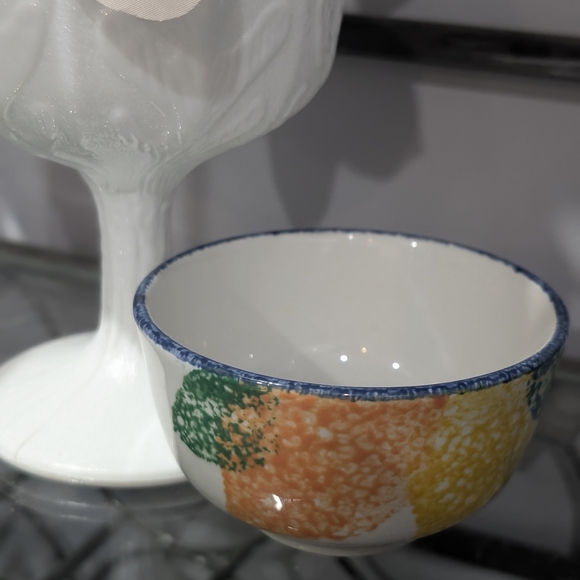 Vibrant Ceramic Bowl with Blue Rim - Picture 4 of 7